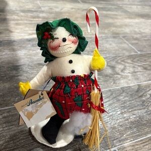 Annalee Snowman 1999 7" Doll Sweeping Snowflakes Christmas Figure w/ Tag #750699